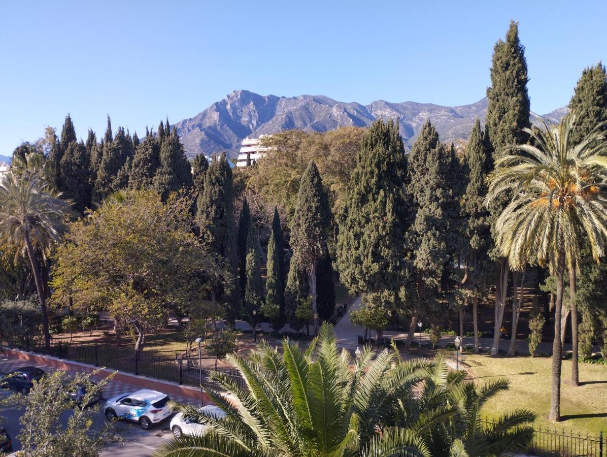 Beachfront Studio With Stunning Sea Views Marbella Exterior photo