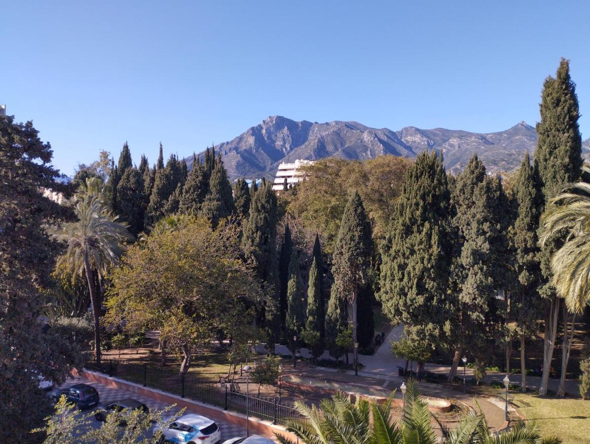 Beachfront Studio With Stunning Sea Views Marbella Exterior photo